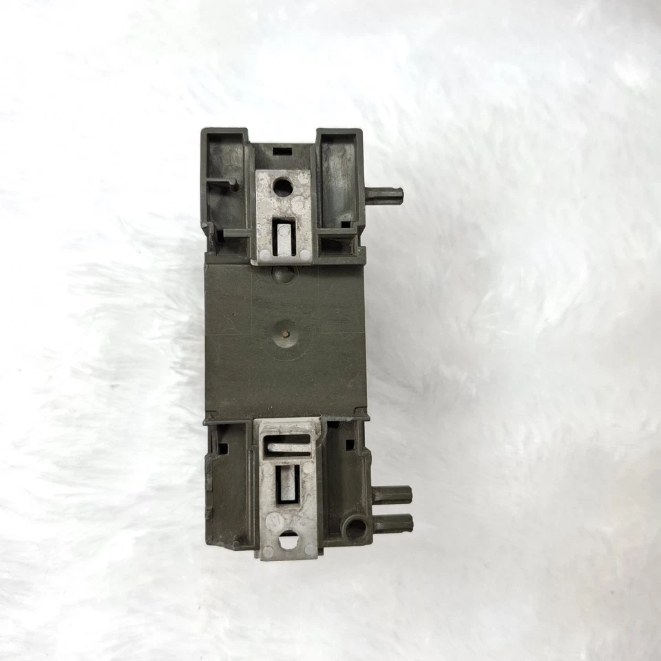 COSMETIC DAMAGED SIEMENS LOGO EXPANSION MODULE DM8 12/24R DC12/24V 6ED1055-1MB00